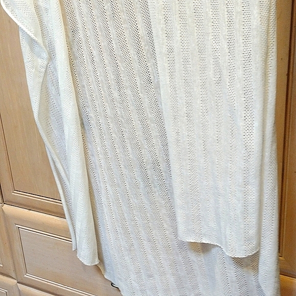 💥Torrid White Ruana - Picture 5 of 7